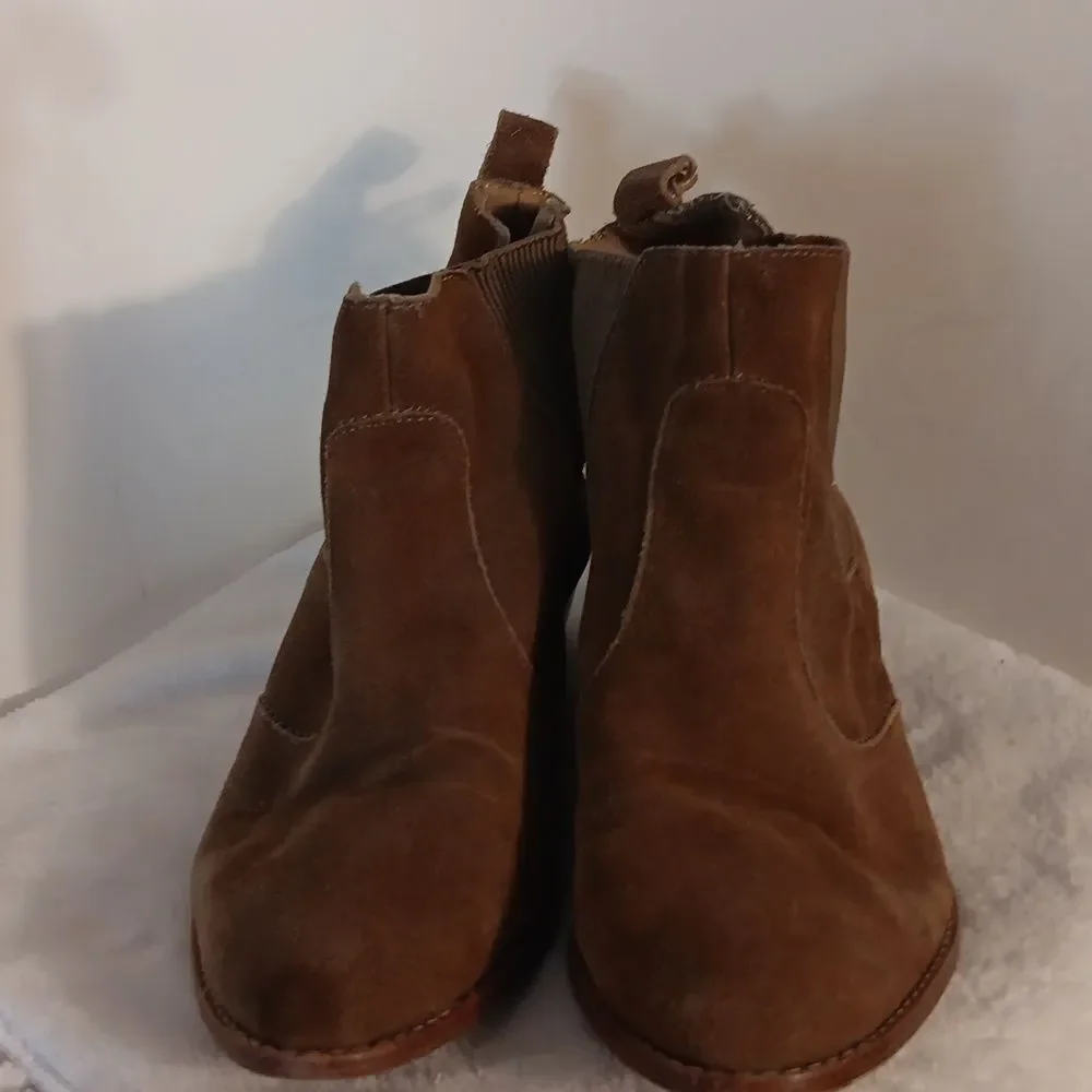 Chelsea Brown Suede Ankle Boots